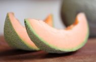 What is listeria and how does it spread in rockmelons?